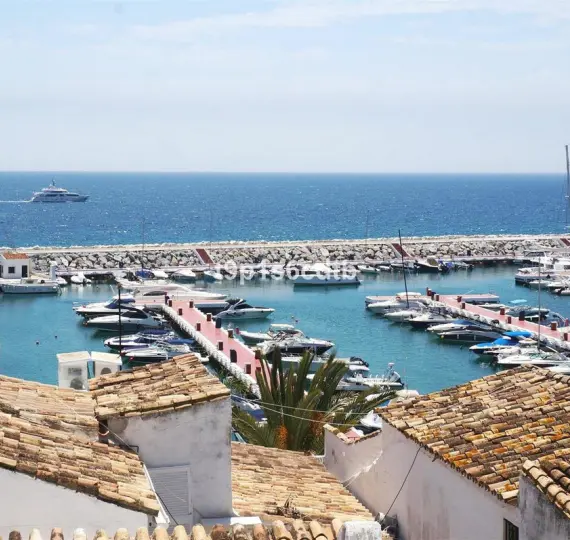 Middle floor apartment R2929403