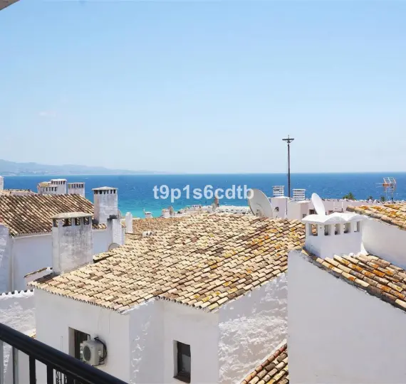 Middle floor apartment R2929403