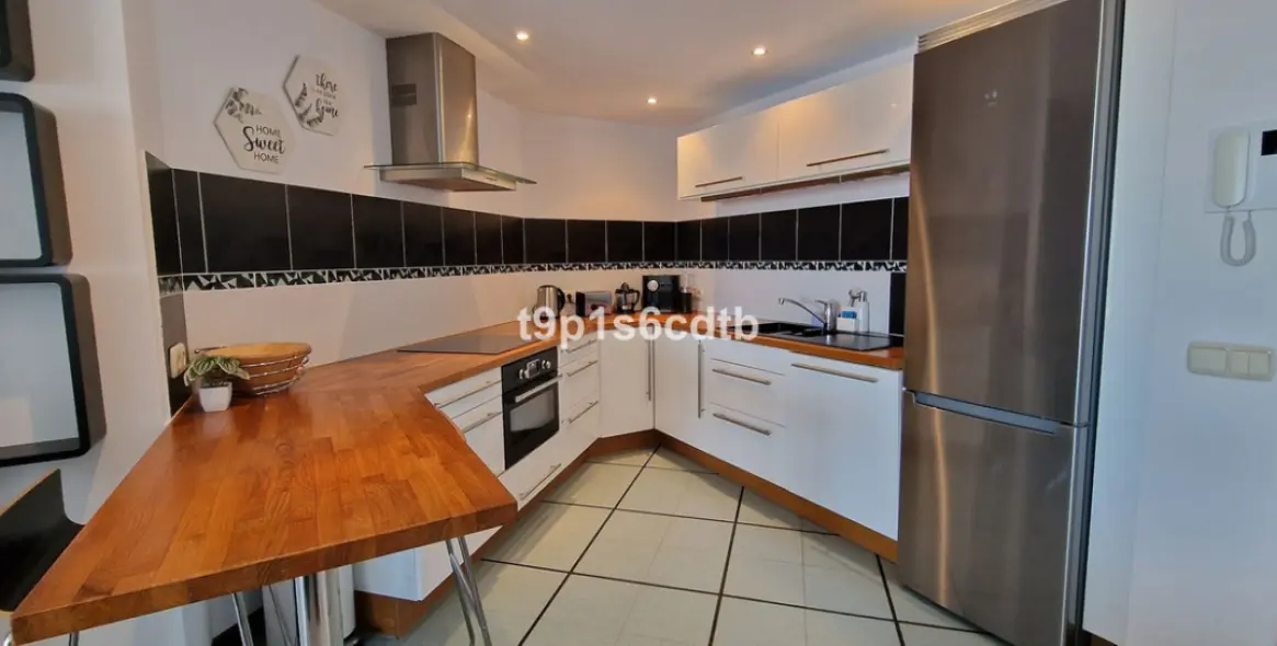 Short-term rent of middle floor apartment in Puerto Banús 11