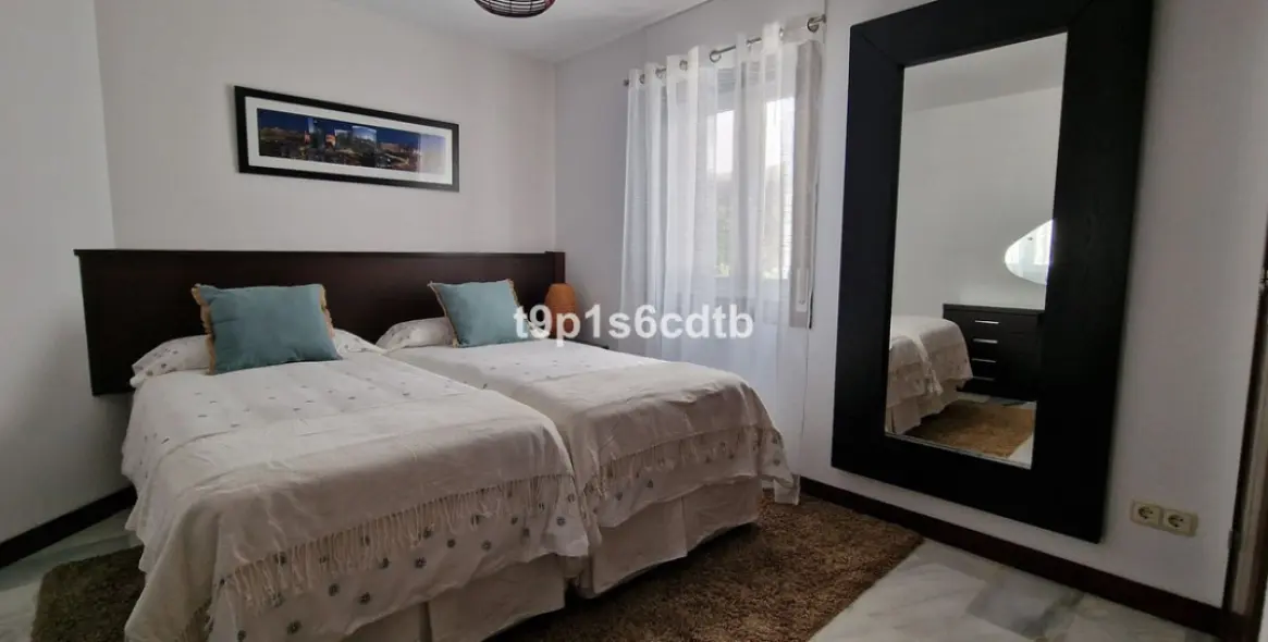 Short-term rent of middle floor apartment in Puerto Banús 18