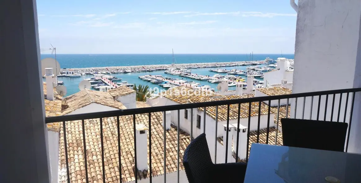 Short-term rent of middle floor apartment in Puerto Banús 31