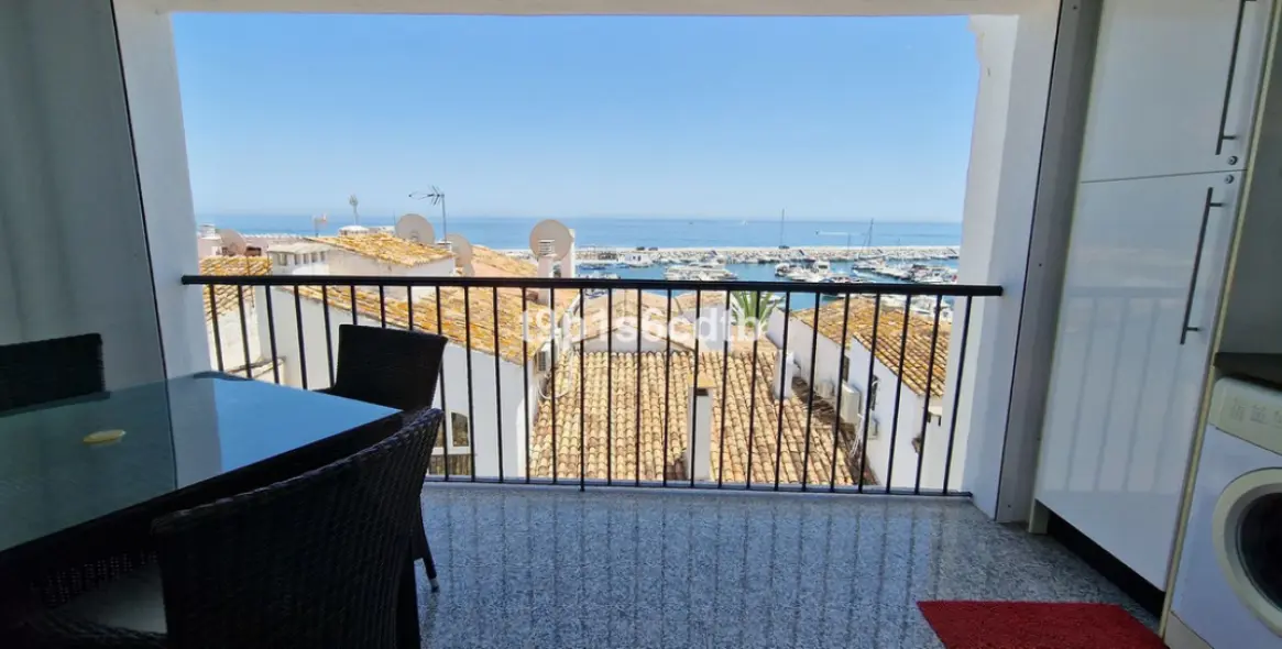 Short-term rent of middle floor apartment in Puerto Banús 33