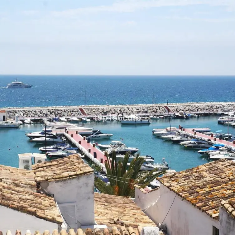 Long-term rent of middle floor apartment in Puerto Banús