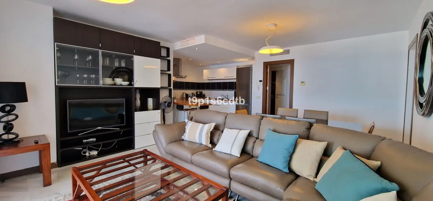 Long-term rent of middle floor apartment in Puerto Banús 4
