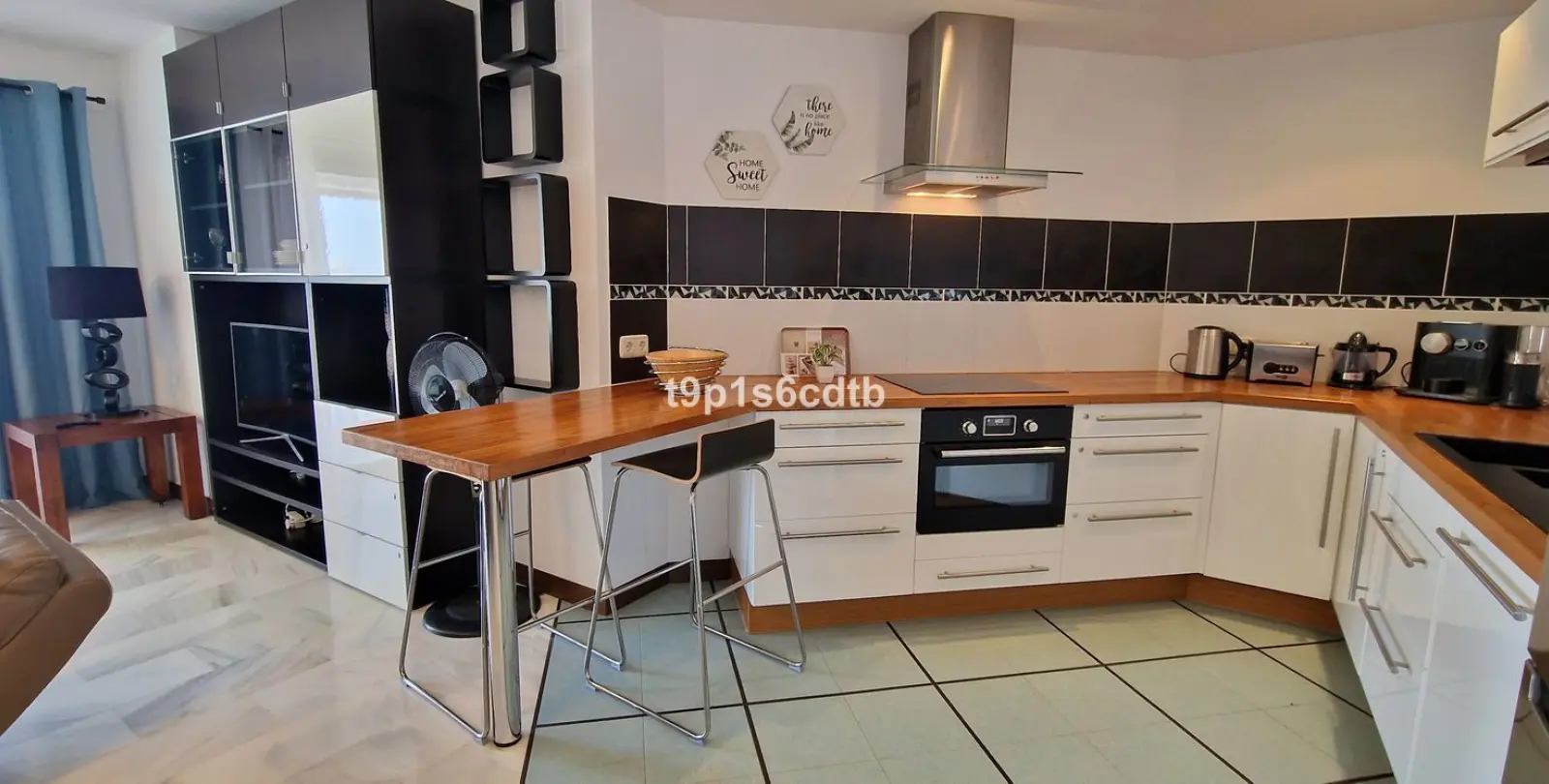 Long-term rent of middle floor apartment in Puerto Banús 11
