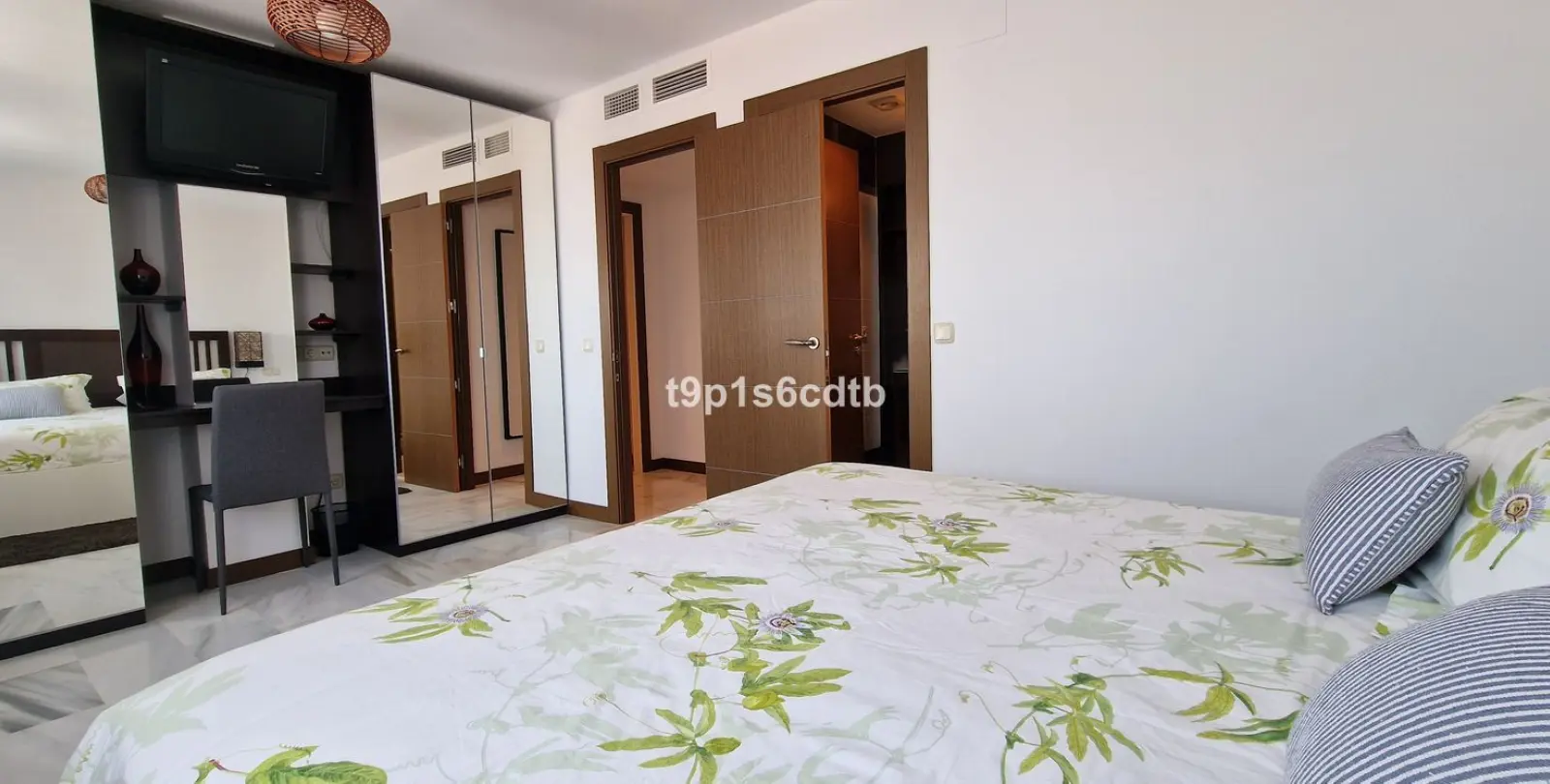 Long-term rent of middle floor apartment in Puerto Banús 18