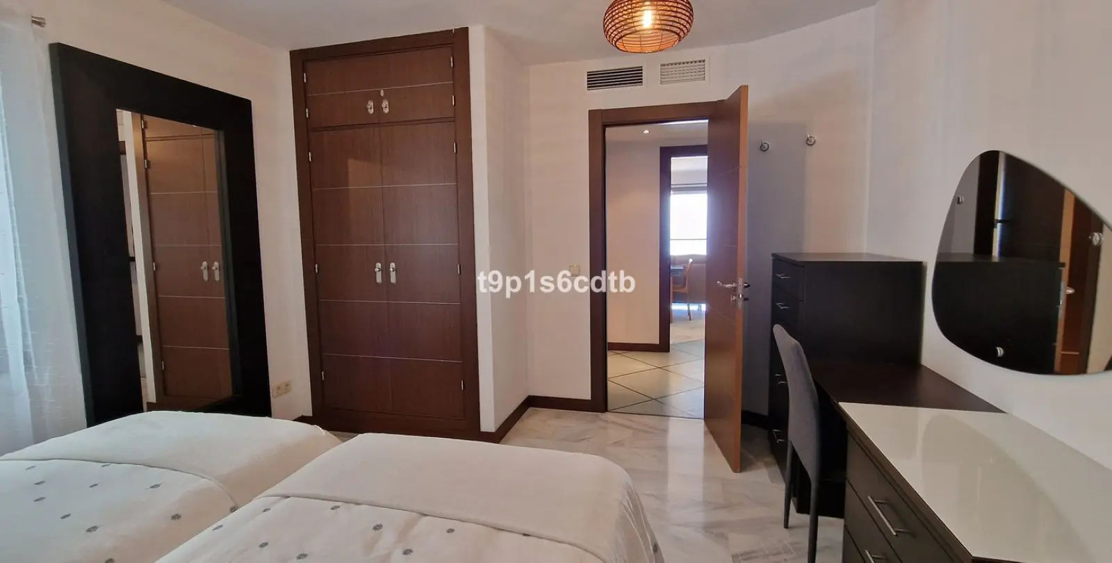 Long-term rent of middle floor apartment in Puerto Banús 24