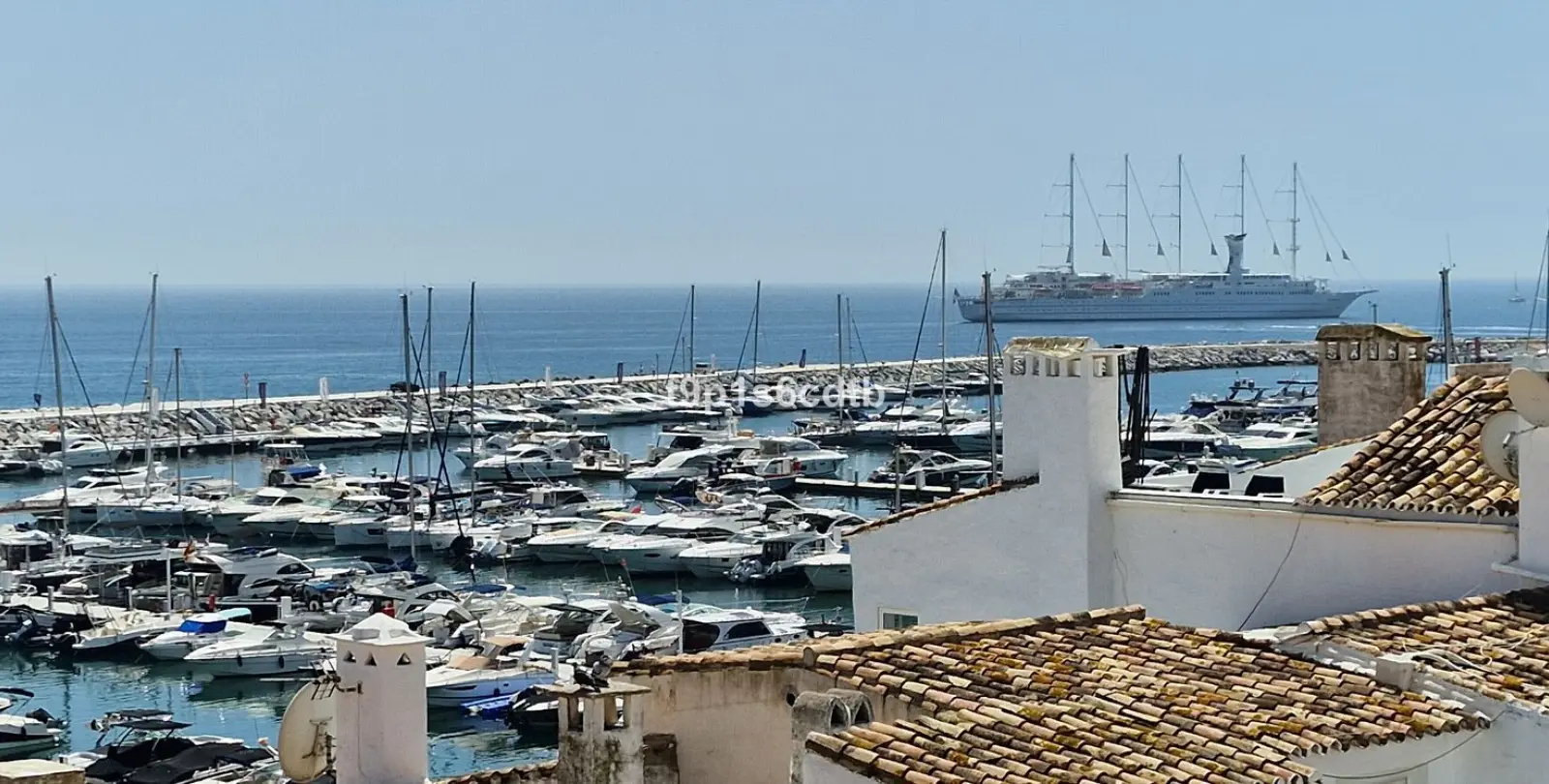 Long-term rent of middle floor apartment in Puerto Banús 35