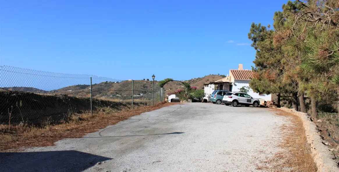 Sale of detached villa in Frigiliana 6