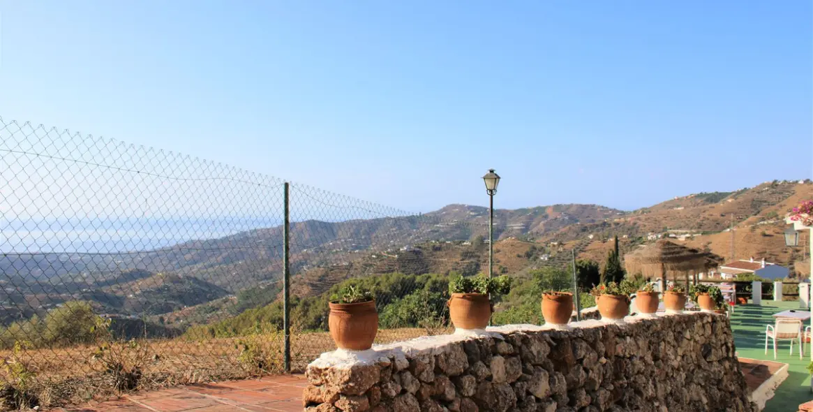 Sale of detached villa in Frigiliana 19
