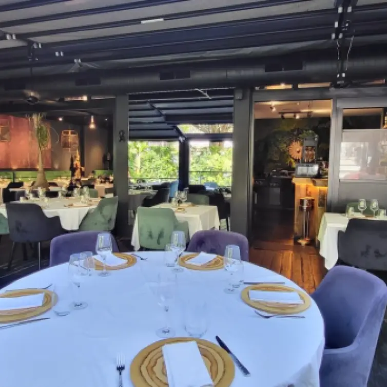 Sale of restaurant in Puerto Banús