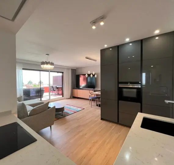 Продажа двухуровневого пентхауса в New Golden Mile