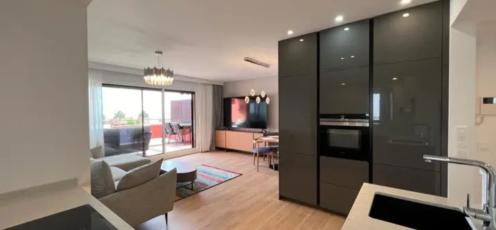 Продажа двухуровневого пентхауса в New Golden Mile 0