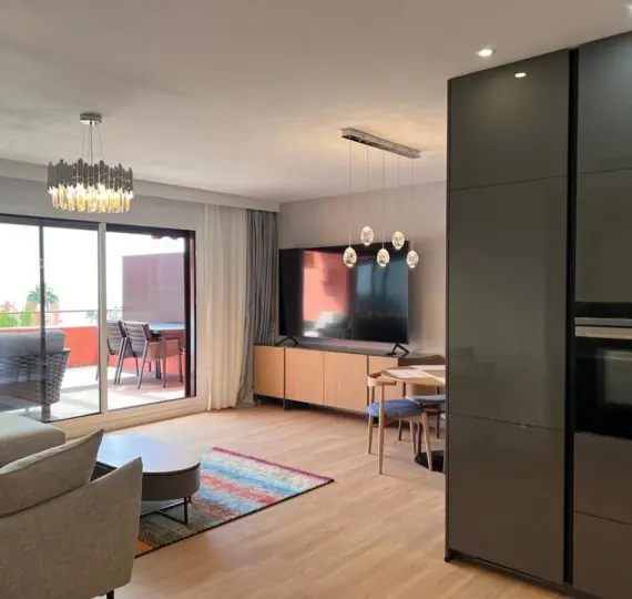 Продажа двухуровневого пентхауса в New Golden Mile