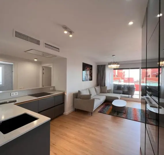 Продажа двухуровневого пентхауса в New Golden Mile