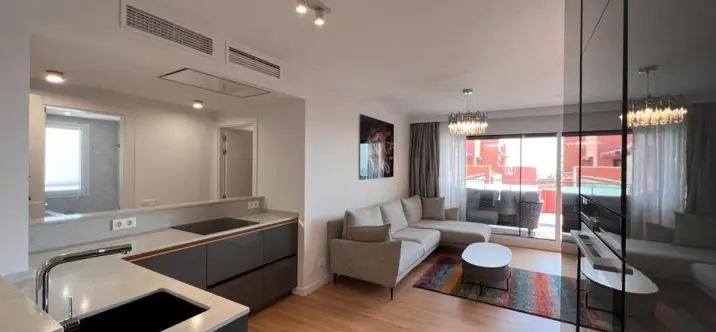 Продажа двухуровневого пентхауса в New Golden Mile 2