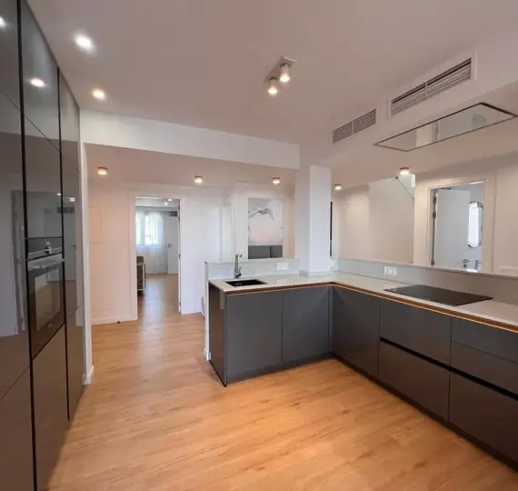 Продажа двухуровневого пентхауса в New Golden Mile