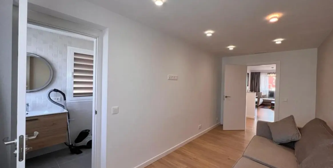 Продажа двухуровневого пентхауса в New Golden Mile 6