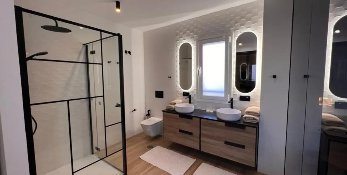 Продажа двухуровневого пентхауса в New Golden Mile 11