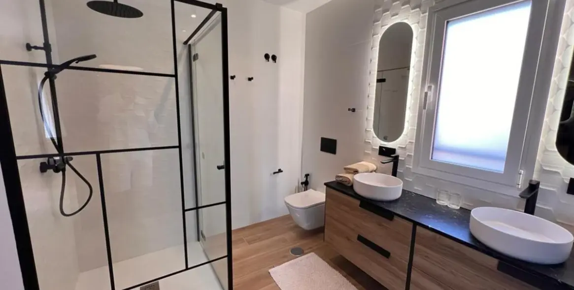 Продажа двухуровневого пентхауса в New Golden Mile 12