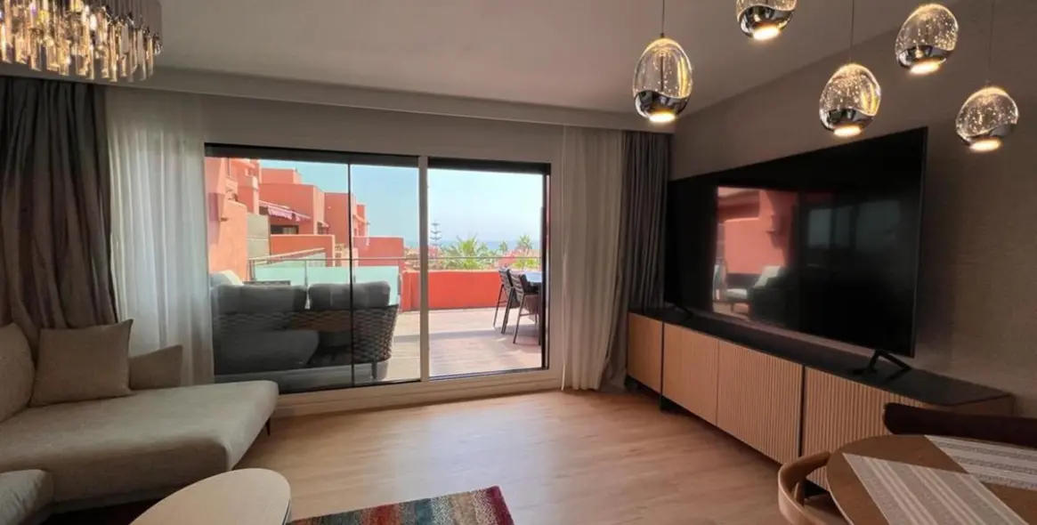 Продажа двухуровневого пентхауса в New Golden Mile 20