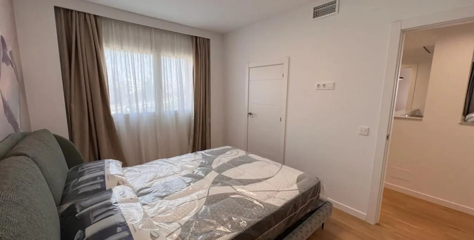 Sale of penthouse duplex in New Golden Mile 14
