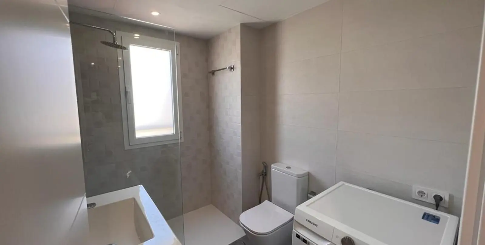 Sale of penthouse duplex in New Golden Mile 17
