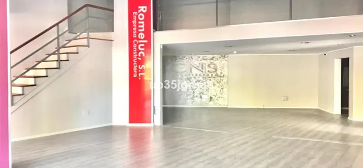 Venta de local comercial en Estepona 0