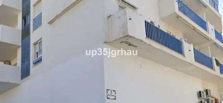 Venta de local comercial en Estepona 2