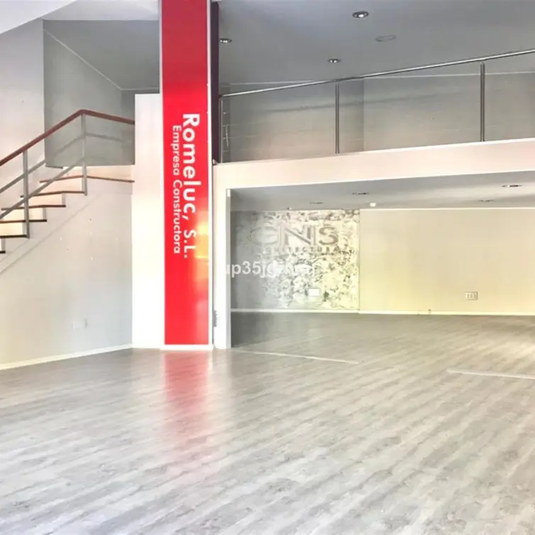 Venta de local comercial en Estepona