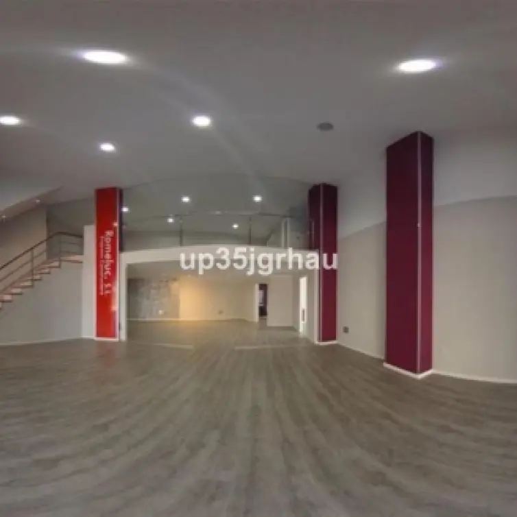 Venta de local comercial en Estepona