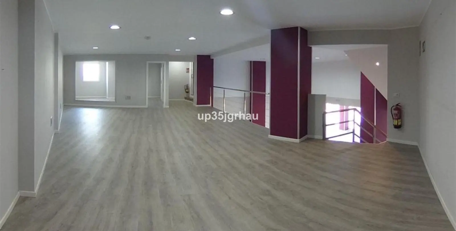 Sale of commercial premises in Estepona 11