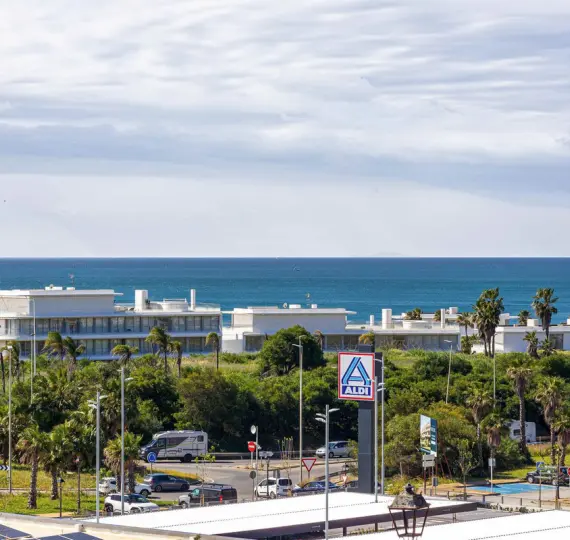 Sale of detached villa in Estepona