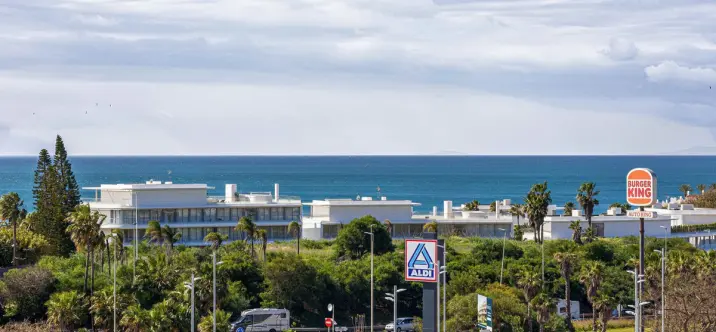 Sale of detached villa in Estepona 2