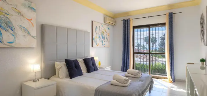 Sale of detached villa in Estepona 3