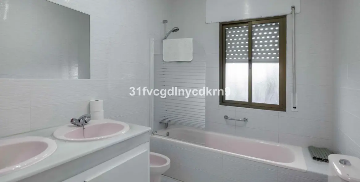 Sale of detached villa in Estepona 22