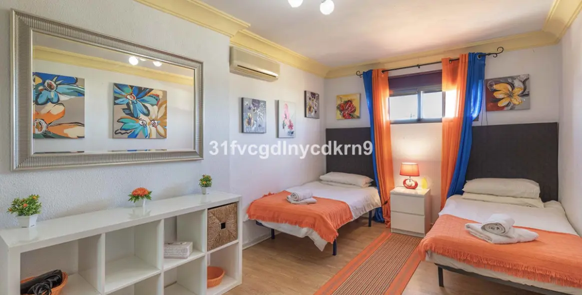 Sale of detached villa in Estepona 28