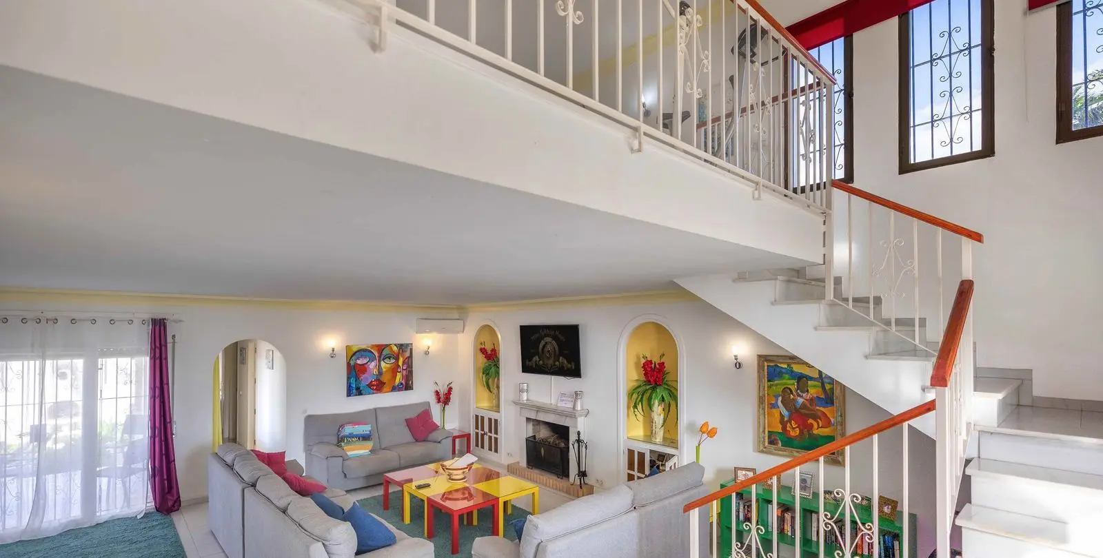 Sale of detached villa in Estepona 2