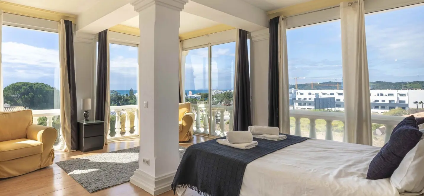 Venta de villa independiente en Estepona 3