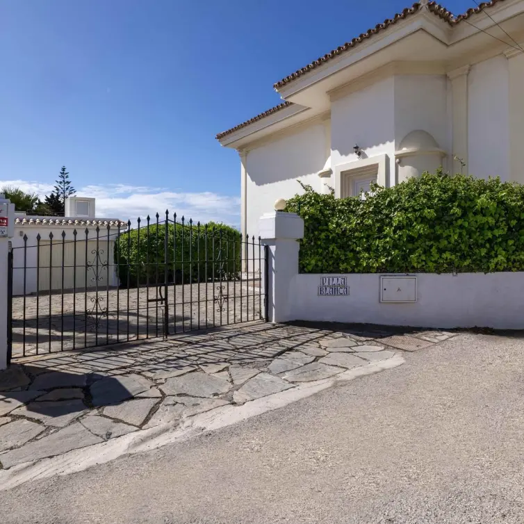 Venta de villa independiente en Estepona