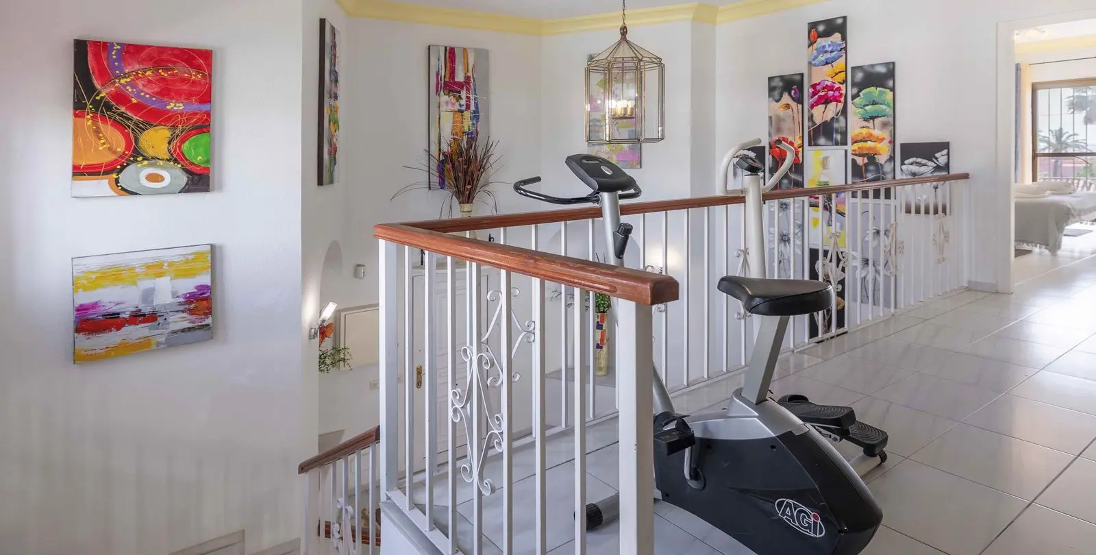 Sale of detached villa in Estepona 16