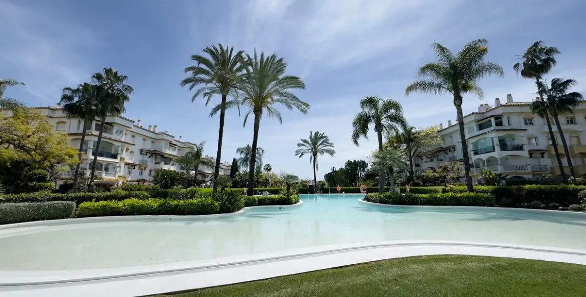 Sale of ground floor apartment in Marbella 1