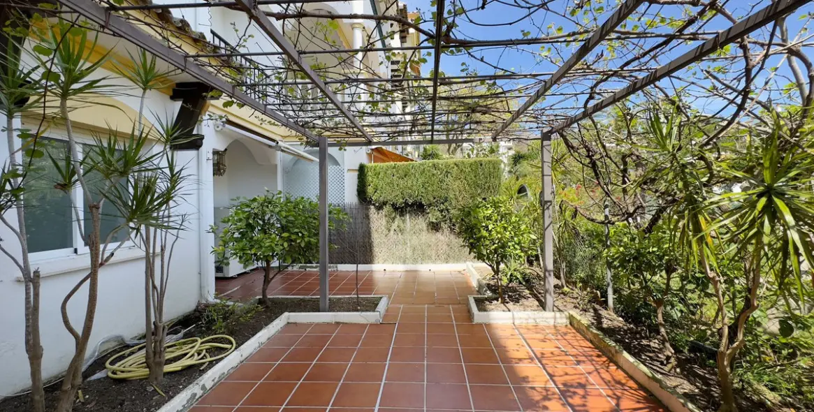 Sale of ground floor apartment in Marbella 8