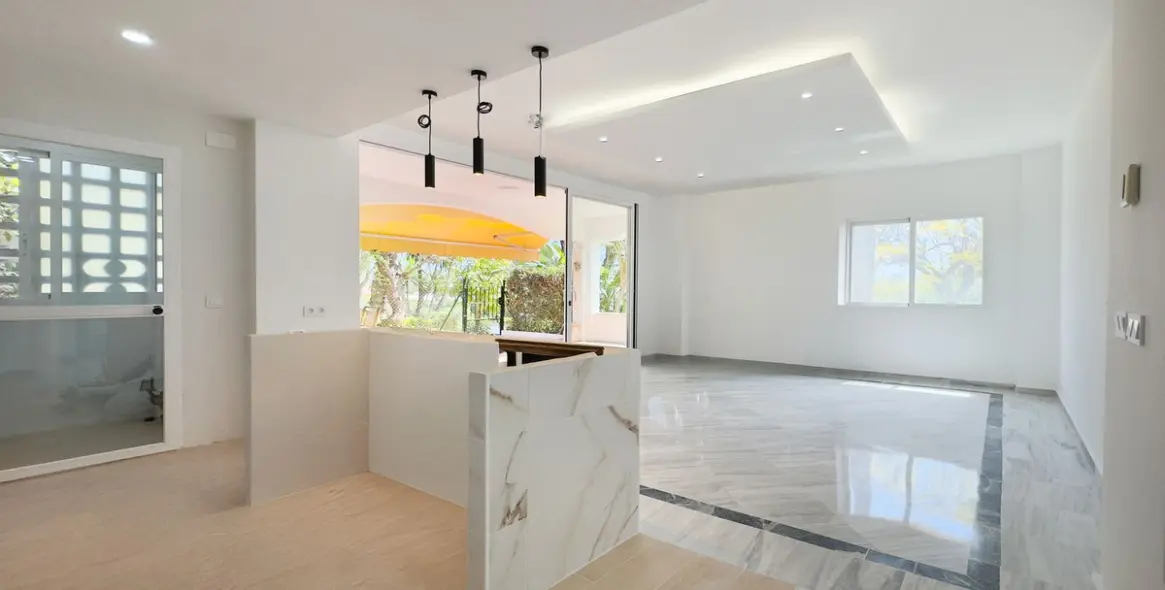 Sale of ground floor apartment in Marbella 11