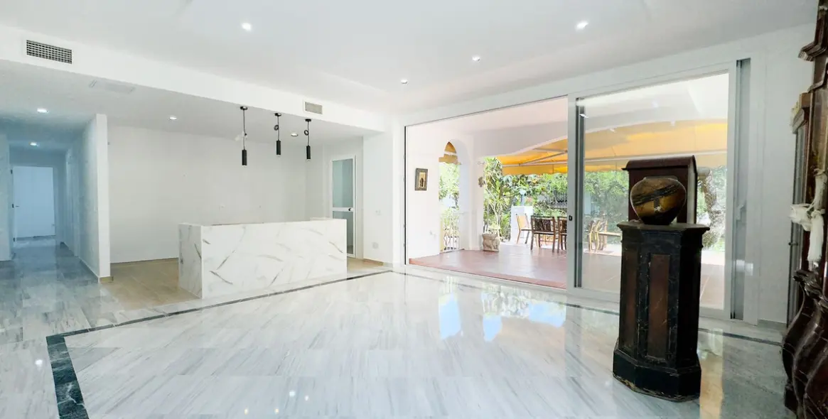 Sale of ground floor apartment in Marbella 12