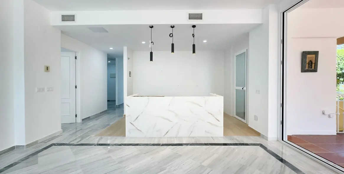 Sale of ground floor apartment in Marbella 13