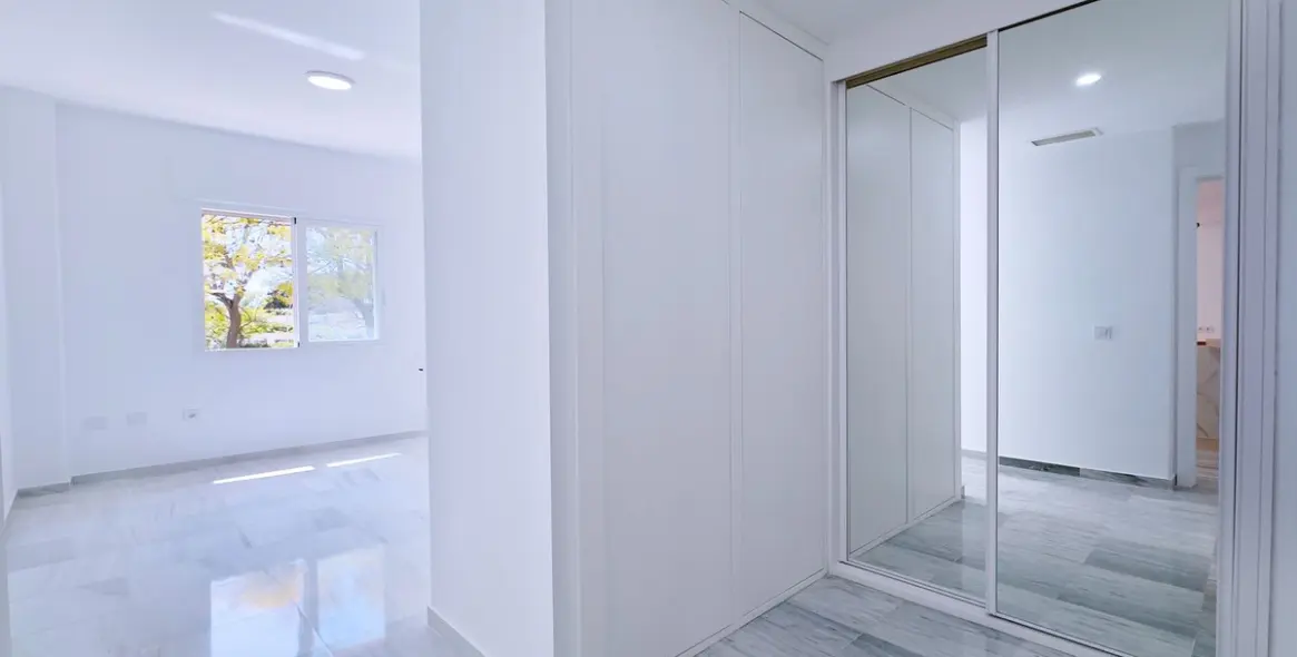 Sale of ground floor apartment in Marbella 14