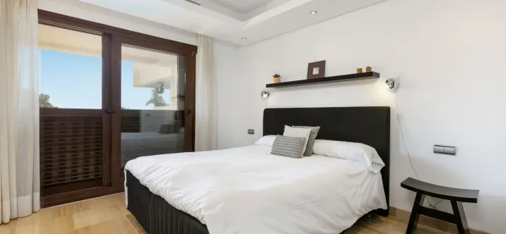 Продажа двухуровневого пентхауса в Estepona 4