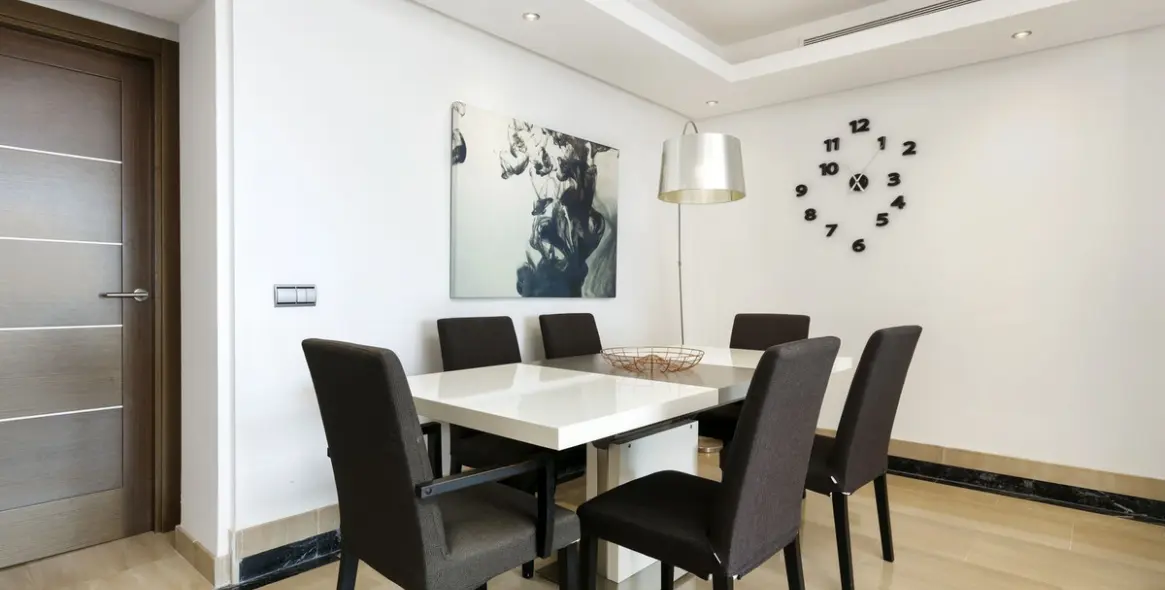 Продажа двухуровневого пентхауса в Estepona 10