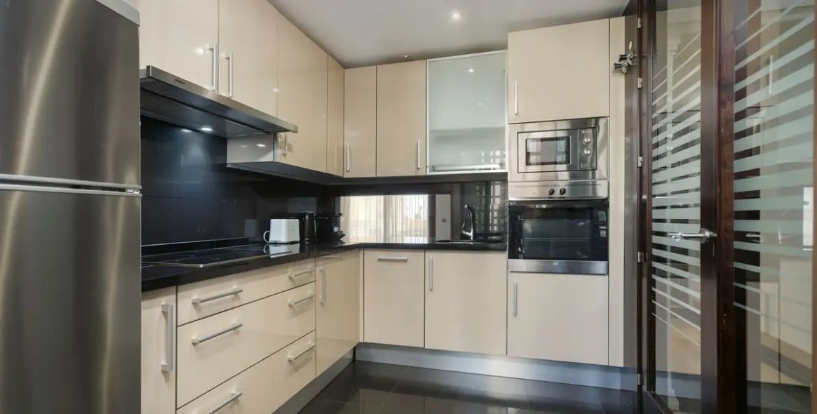 Продажа двухуровневого пентхауса в Estepona 13